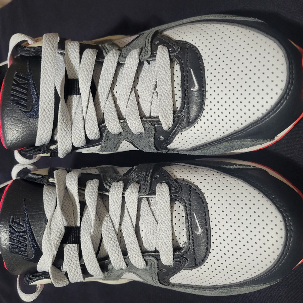 Nike Black and White Sneakers
